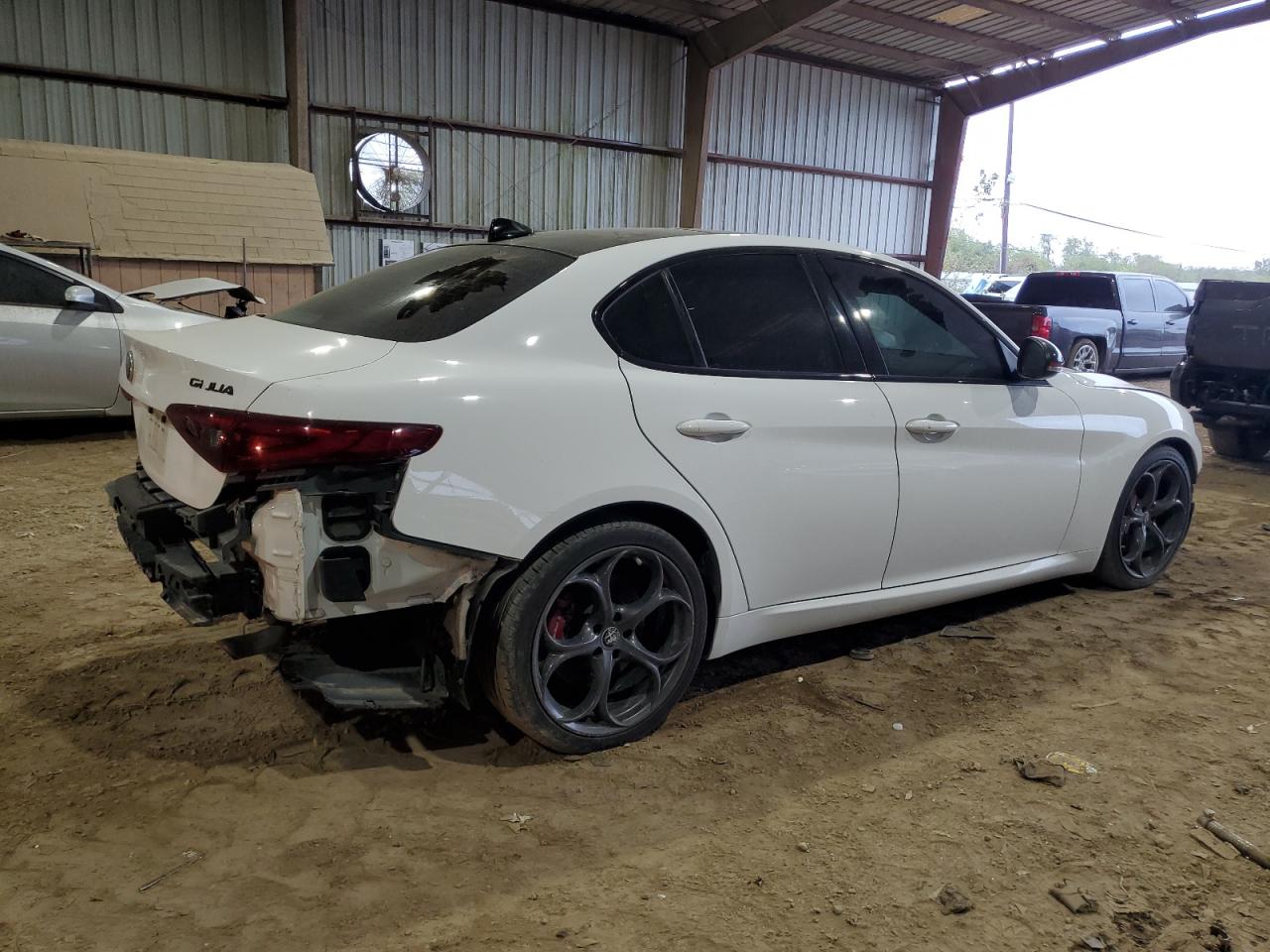 2018 Alfa Romeo Giulia VIN ZARFAECNXJ7599015 Copart auction photo, rear end / front end damage thumbnail 3