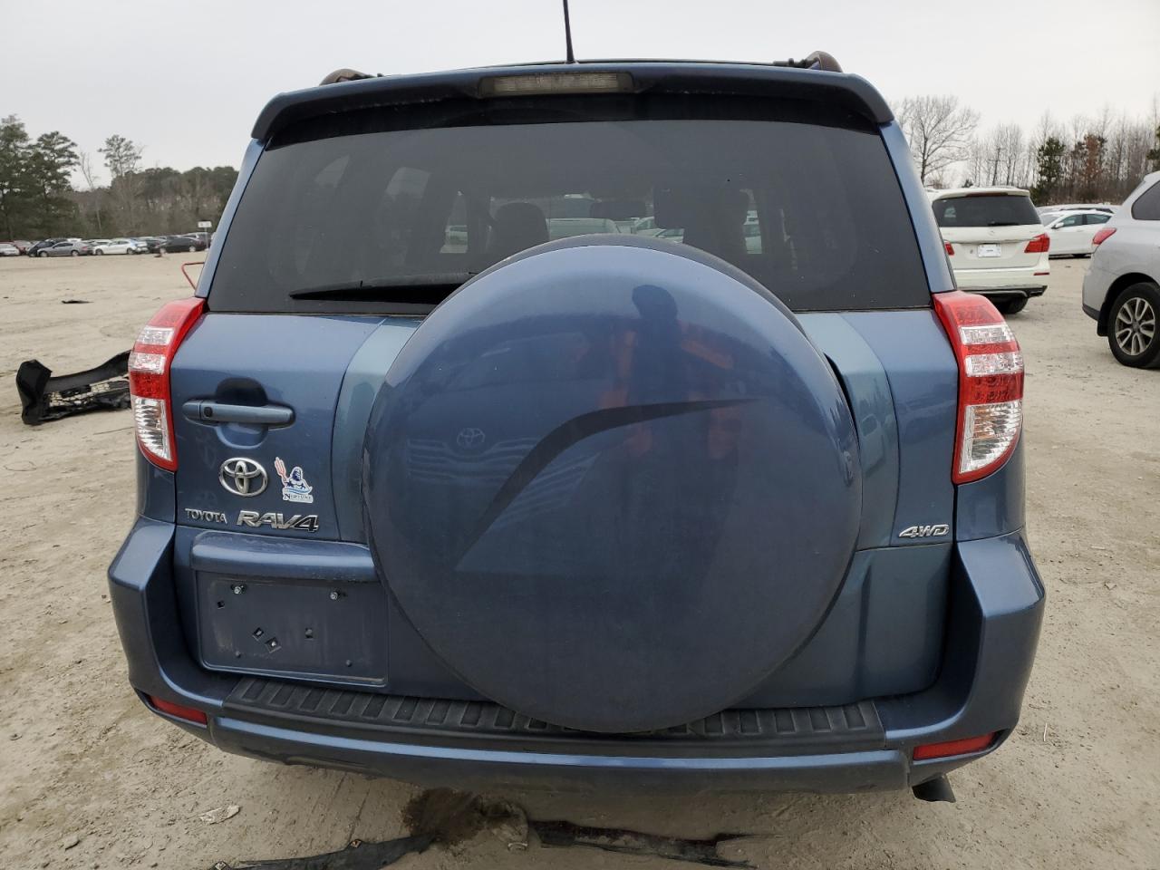 2009 Toyota RAV 4 VIN JTMBK31V59D000144 Copart auction photo, front end / minor dent/scratches damage thumbnail 6