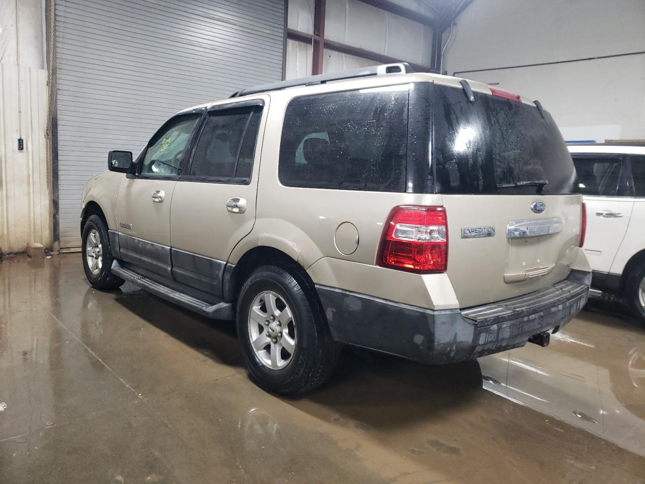 2007 Ford Expedition VIN 1FMFU165X7LA47192 Copart auction photo, front end damage thumbnail 2