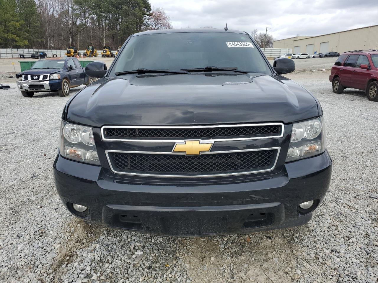2013 Chevrolet Suburban VIN 1GNSCJE05DR164397 Copart auction photo, rear end / side damage thumbnail 5