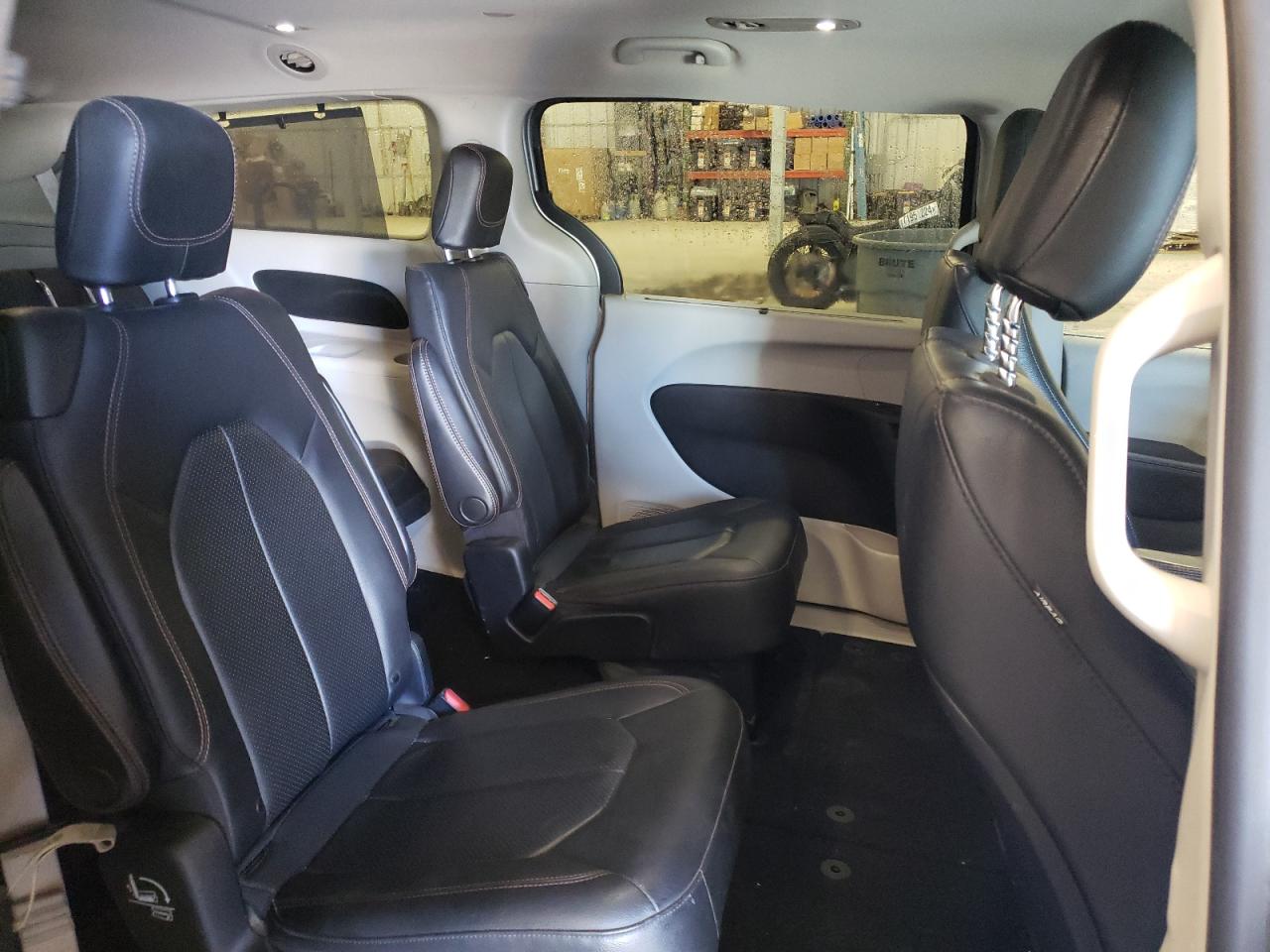2019 Chrysler Pacifica VIN 2C4RC1BG4KR583227 Copart auction photo, front end / side damage thumbnail 11