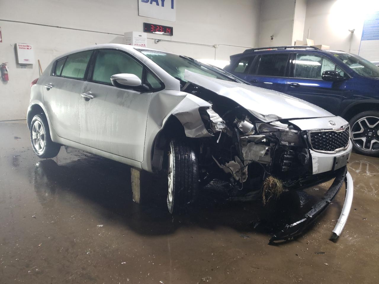 2017 KIA Forte VIN KNAFK5A8XH5697288 Copart auction photo, front end damage thumbnail 4