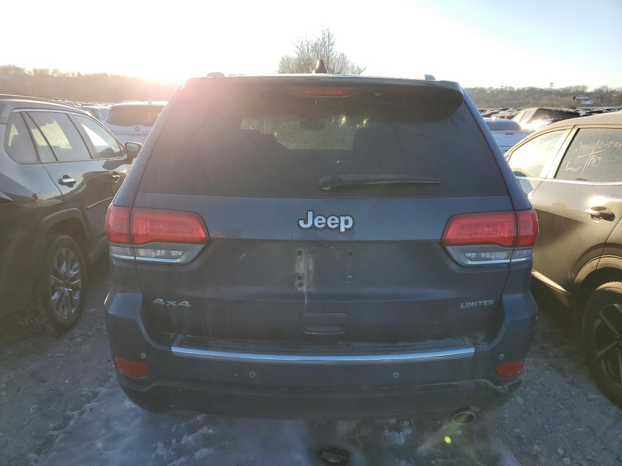 2019 Jeep Grand Cherokee VIN 1C4RJFBG8KC740088 Copart auction photo, water/flood / minor dent/scratches damage thumbnail 6