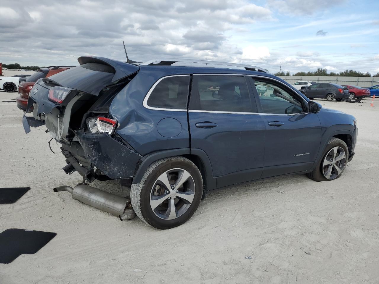 2019 Jeep Grand Cherokee VIN 1C4PJLDX2KD420620 Copart auction photo, rear end / front end damage thumbnail 3
