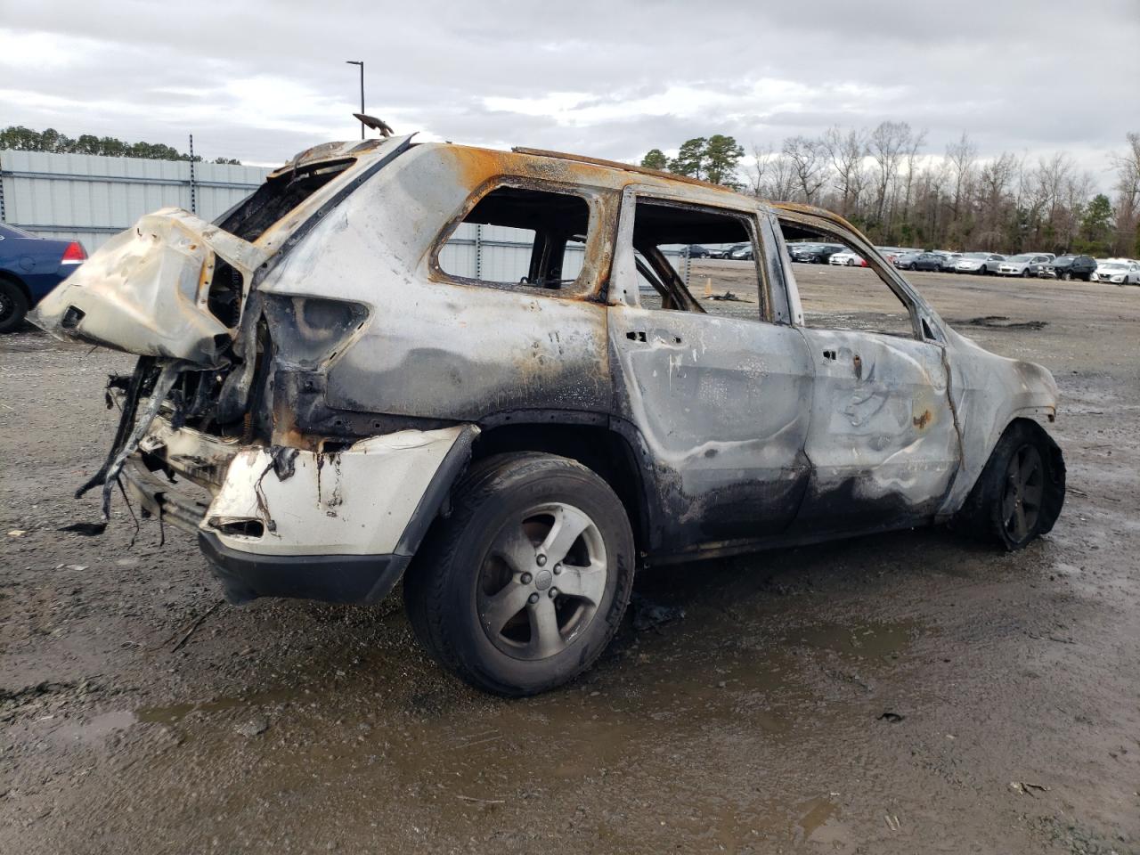 2011 Jeep Grand Cherokee VIN 1J4RS4GG3BC524315 Copart auction photo, burn damage thumbnail 3