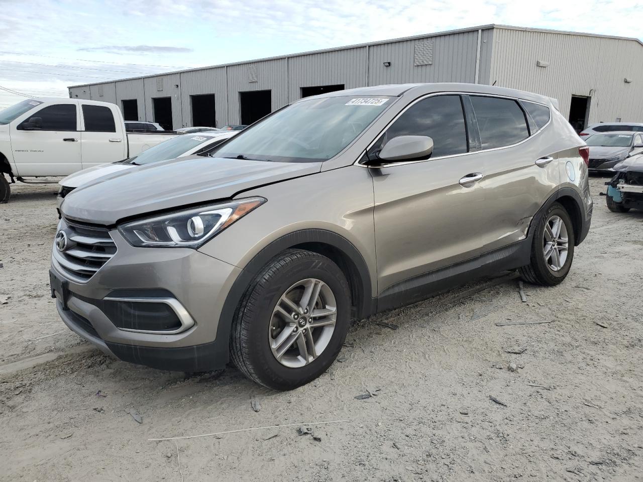 2018 Hyundai Santa Fe VIN 5XYZT3LB4JG567238