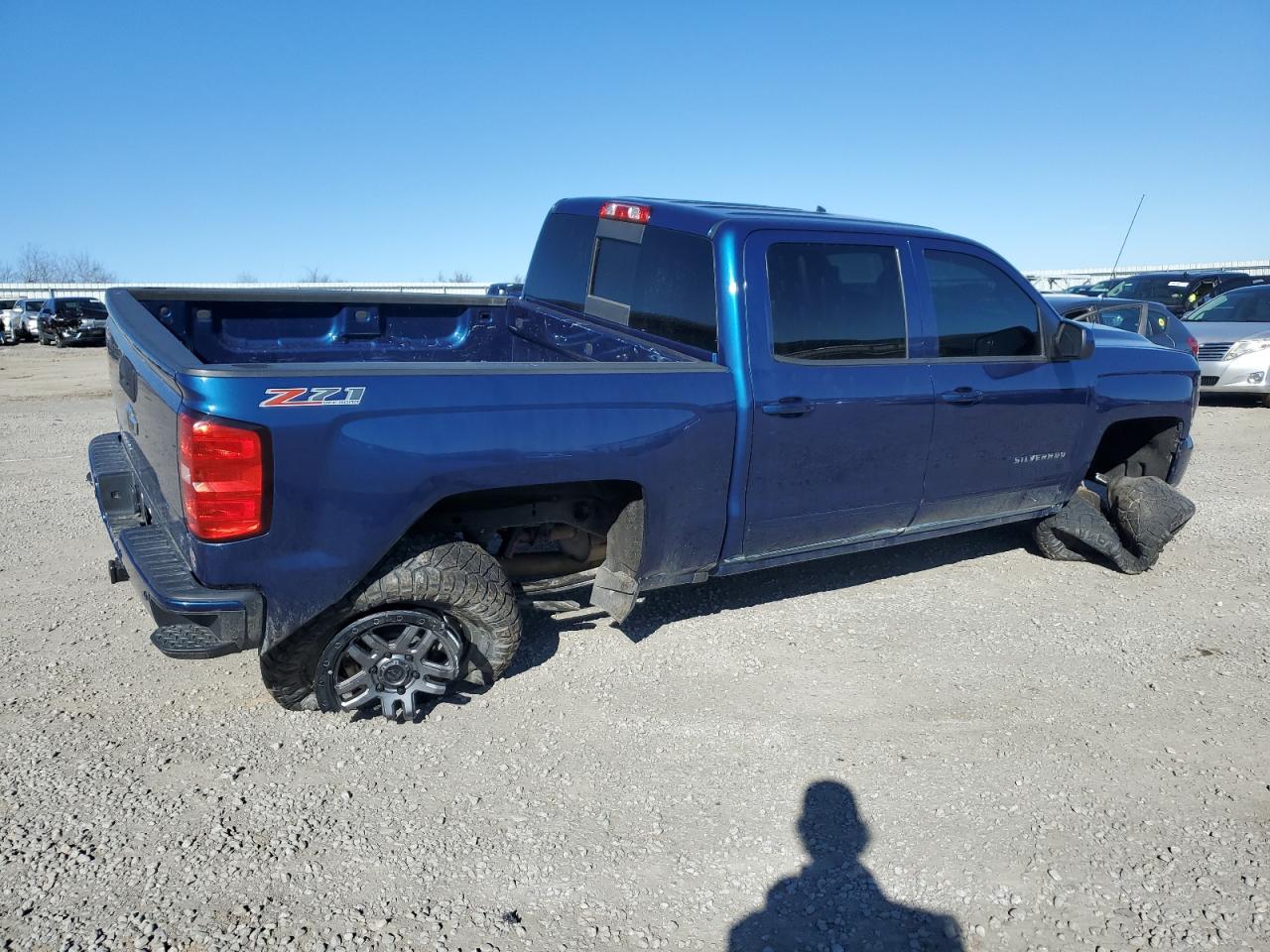 2017 Chevrolet Silverado VIN 3GCUKREC0HG348794 Copart auction photo, side / minor dent/scratches damage thumbnail 3