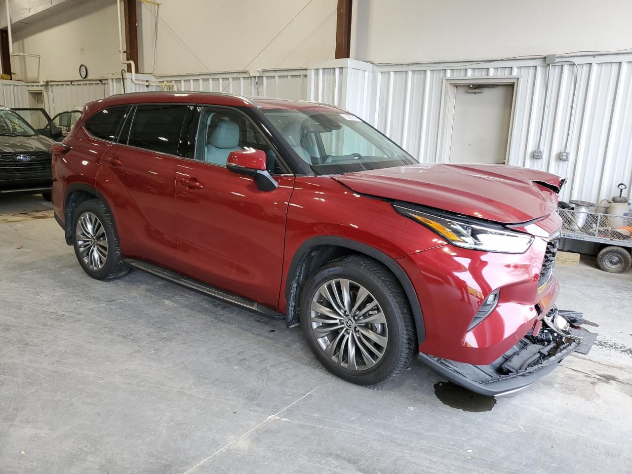 2020 Toyota Highlander VIN 5TDFZRBH0LS040359 Copart auction photo, front end / side damage thumbnail 4