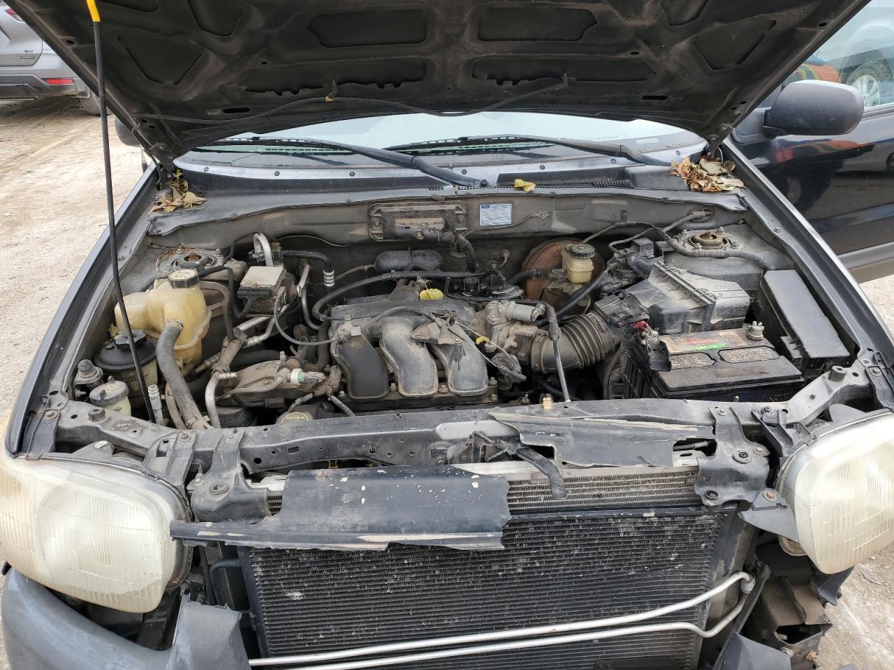 2002 Ford Escape VIN 1FMYU02102KB67376 Copart auction photo, all over damage thumbnail 12