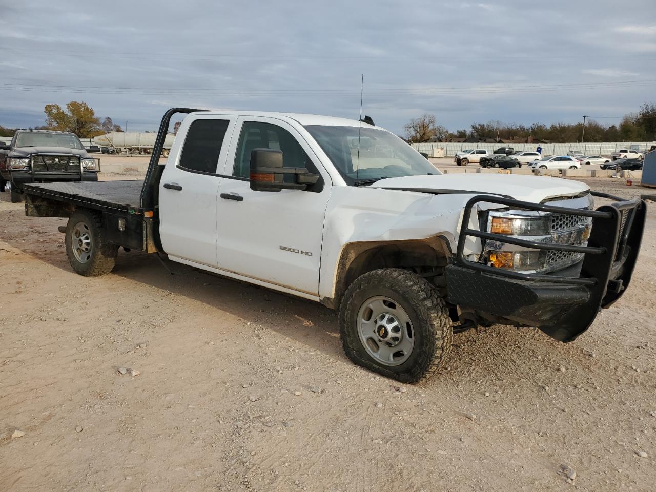 2019 Chevrolet Silverado VIN 2GC2KREG3K1187514 Copart auction photo, front end / minor dent/scratches damage thumbnail 4