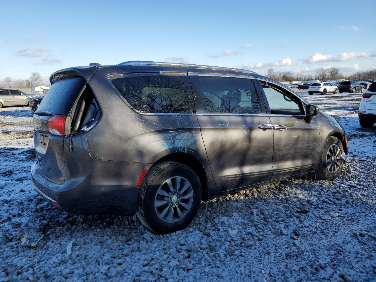 2020 Chrysler Pacifica VIN 2C4RC1EGXLR110879 Copart auction photo, front end / side damage thumbnail 3