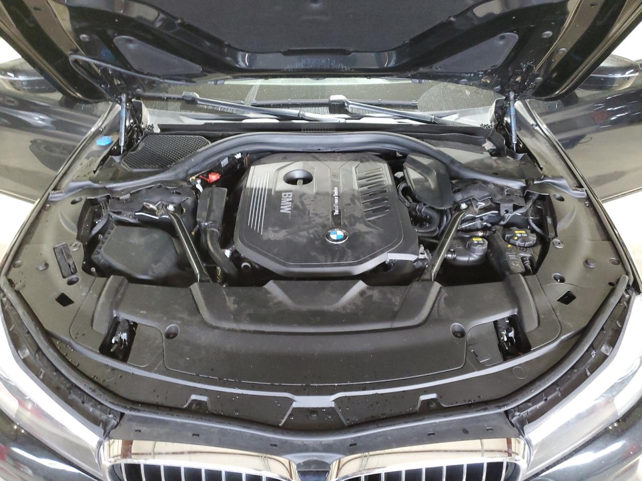 2017 BMW 7er VIN WBA7E4C35HGV23379 Copart auction photo, front end / vandalism damage thumbnail 11