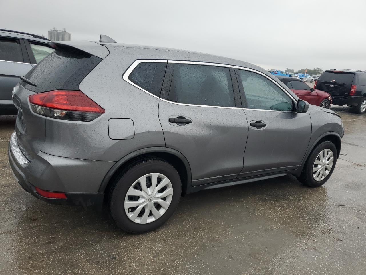 2018 Nissan Rogue VIN KNMAT2MT0JP561822 Copart auction photo, front end damage thumbnail 3
