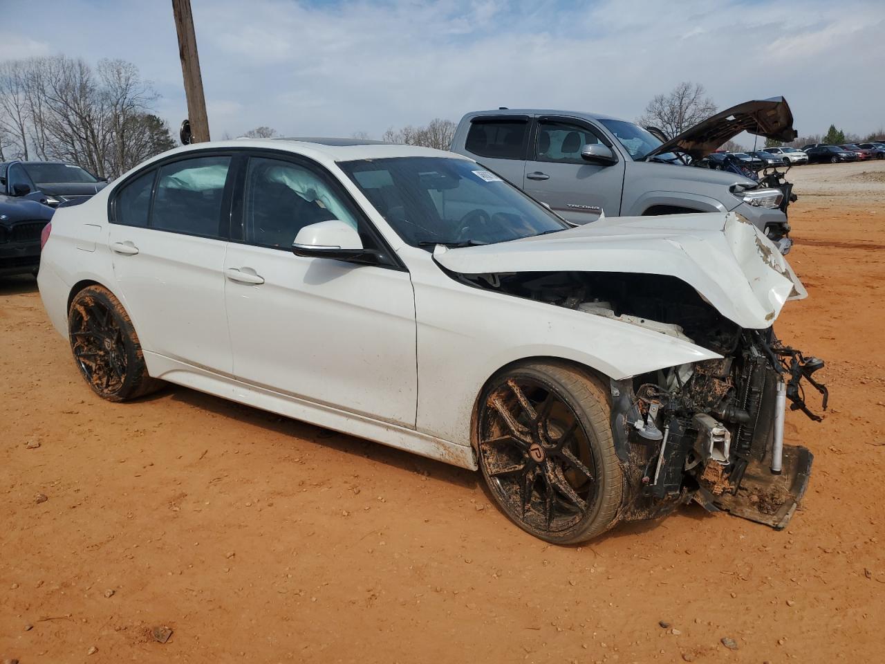 2014 BMW 3er VIN WBA3A5C56EF453569 Copart auction photo, front end damage thumbnail 4