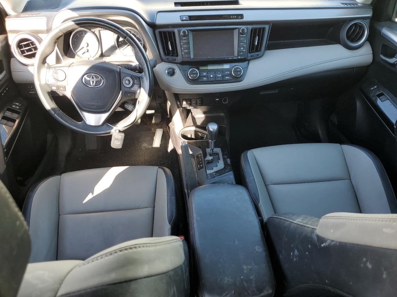 2017 Toyota RAV 4 VIN 2T3DFREV1HW584442 Copart auction photo, front end damage thumbnail 8