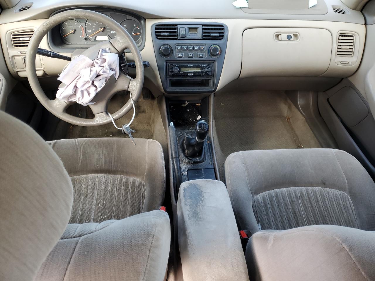 1998 Honda Accord VIN 1HGCG554XWA011464 Copart auction photo, front end damage thumbnail 8