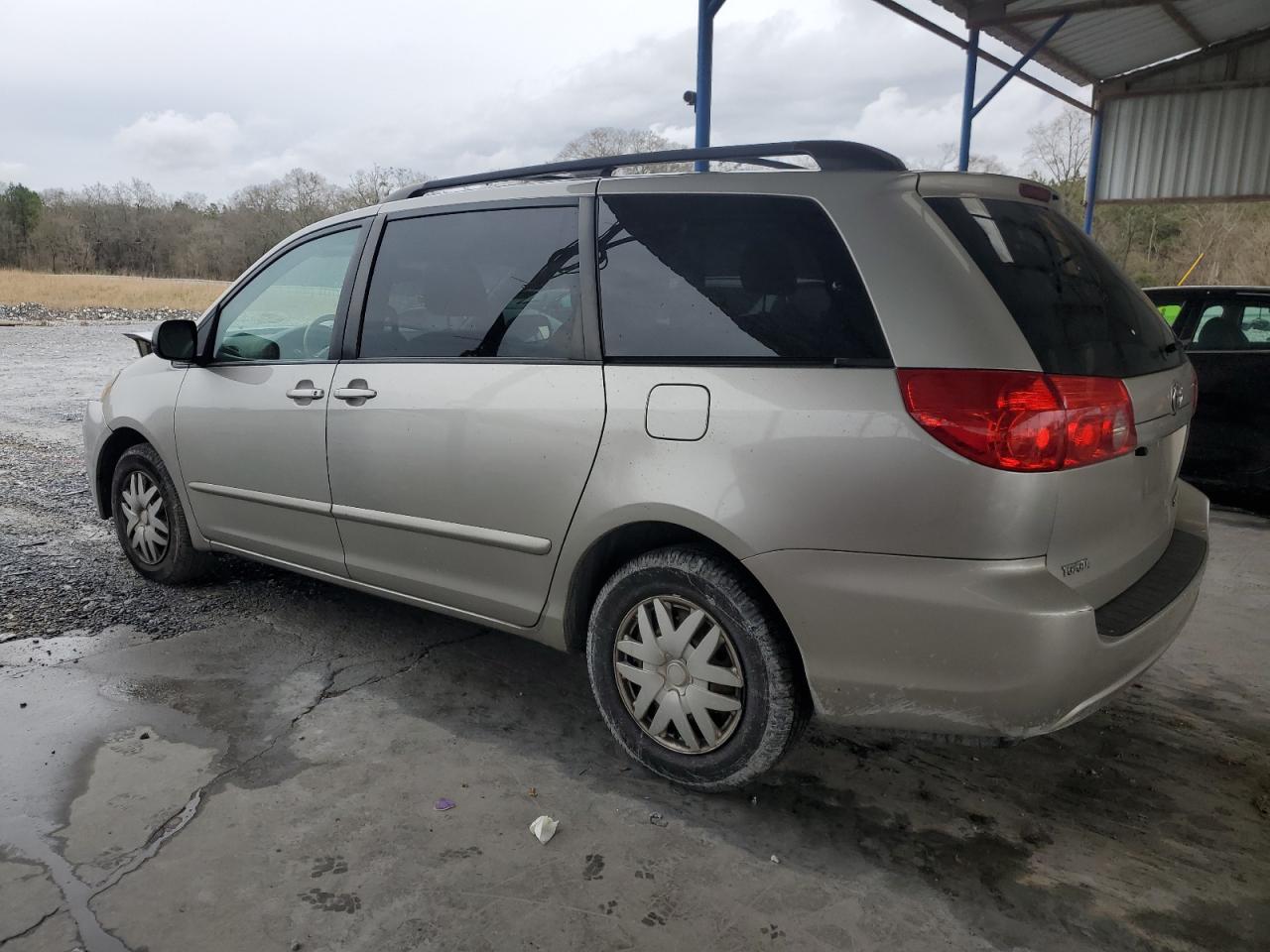 2010 Toyota Sienna VIN 5TDKK4CC6AS298746 Copart auction photo, front end damage thumbnail 2