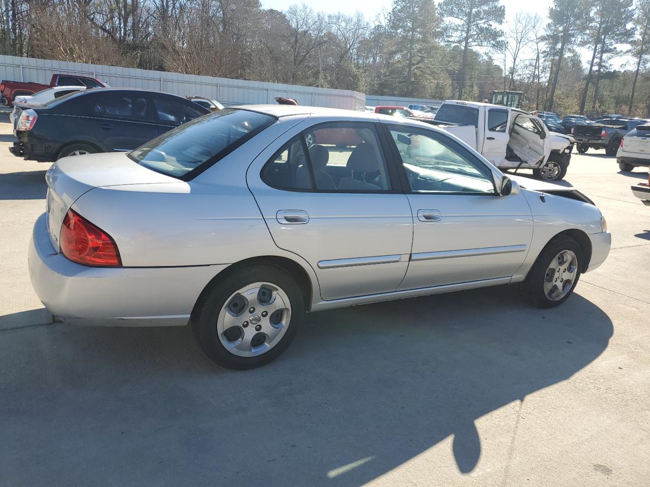 2005 Nissan Sentra VIN 3N1CB51D25L586820 Copart auction photo, front end damage thumbnail 3