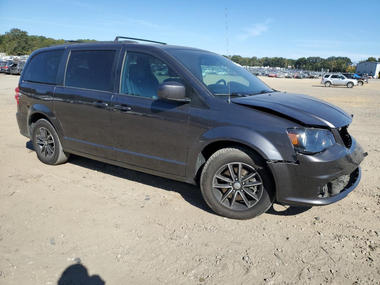 2018 Dodge Caravan VIN 2C4RDGEG7JR342739 Copart auction photo, front end / minor dent/scratches damage thumbnail 4