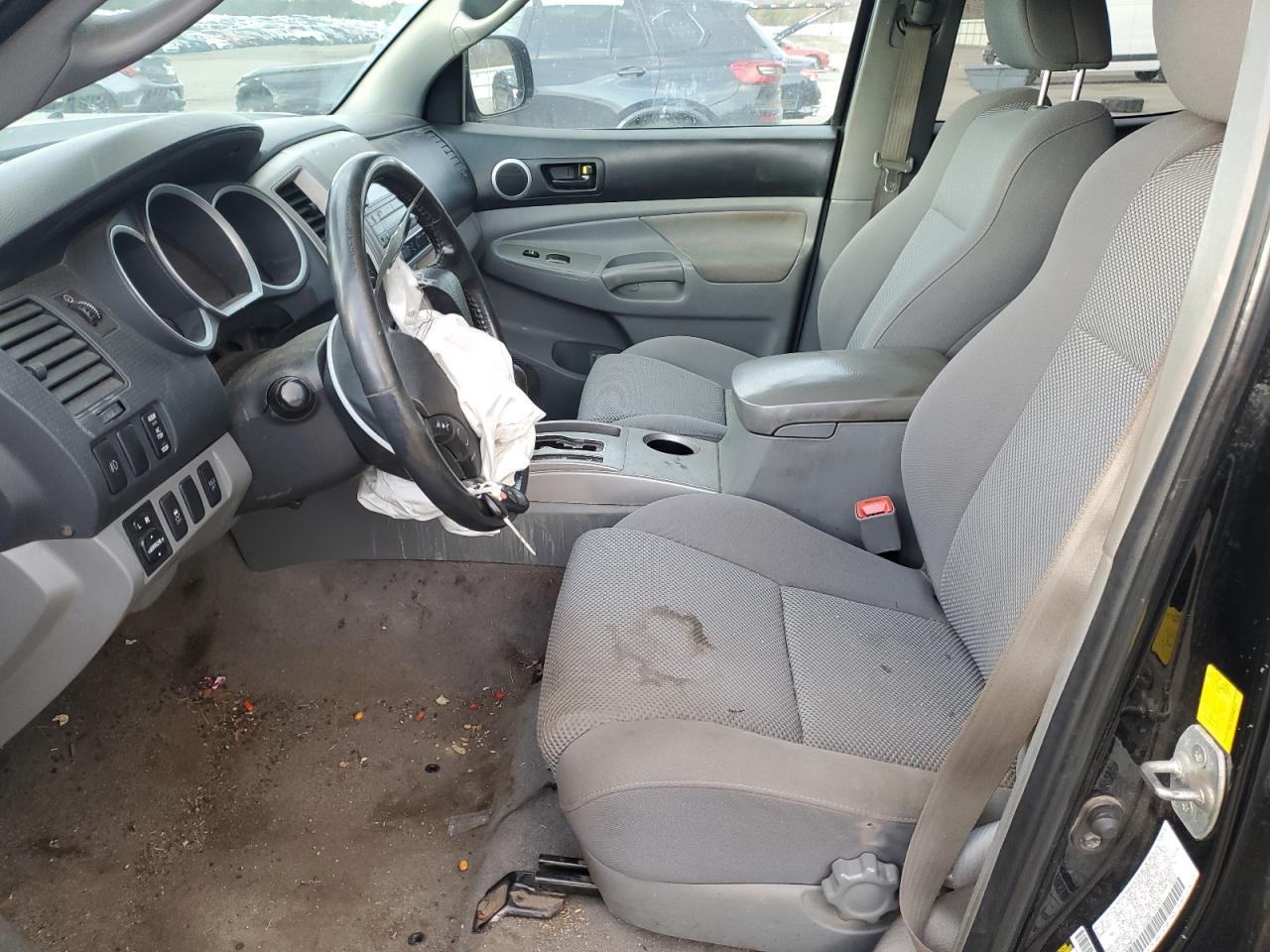 2011 Toyota Tacoma VIN 3TMLU4EN6BM068185 Copart auction photo, front end / minor dent/scratches damage thumbnail 7