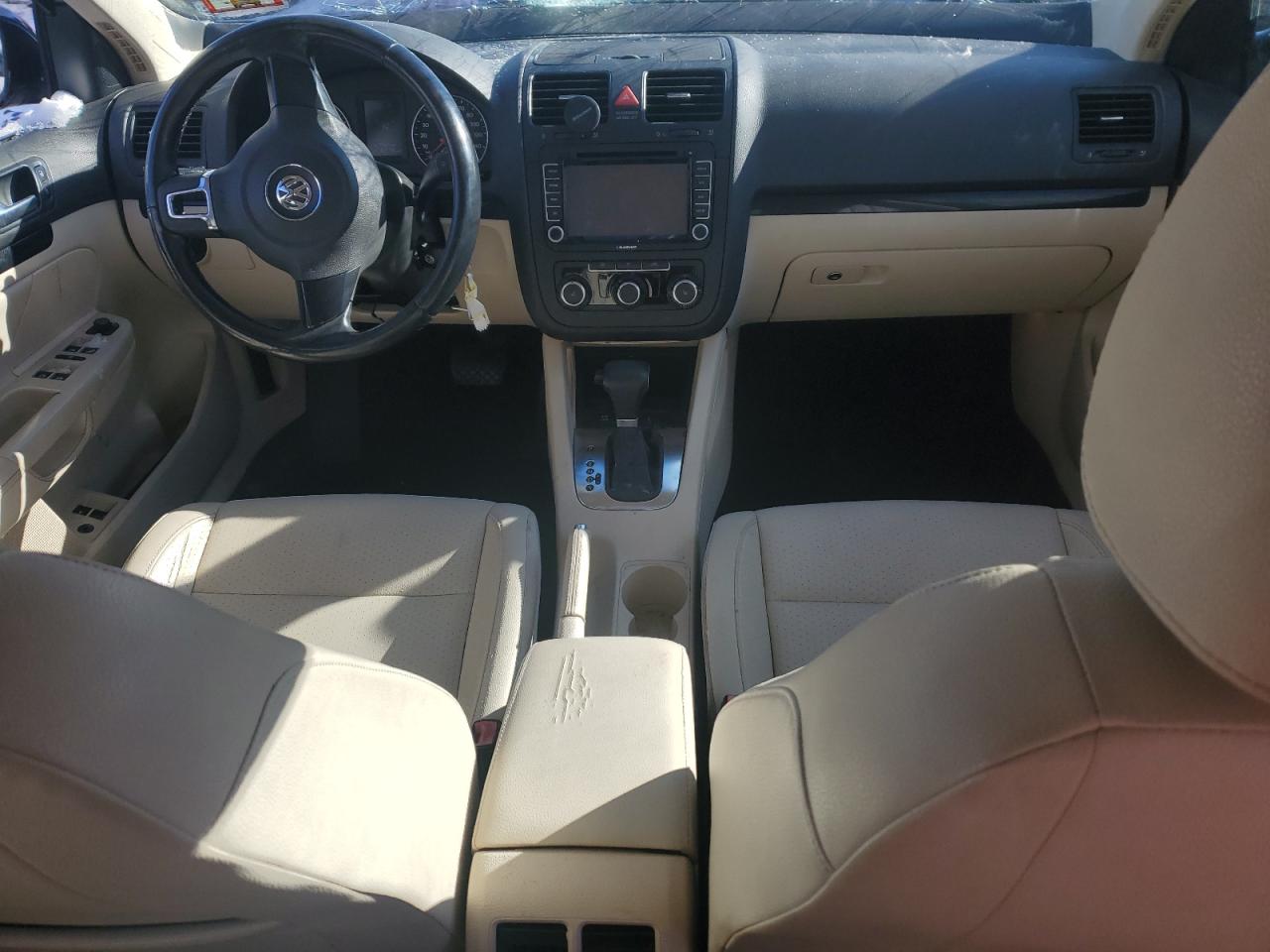 2010 Volkswagen Jetta VIN 3VWRZ7AJ3AM008358 Copart auction photo, all over damage thumbnail 8