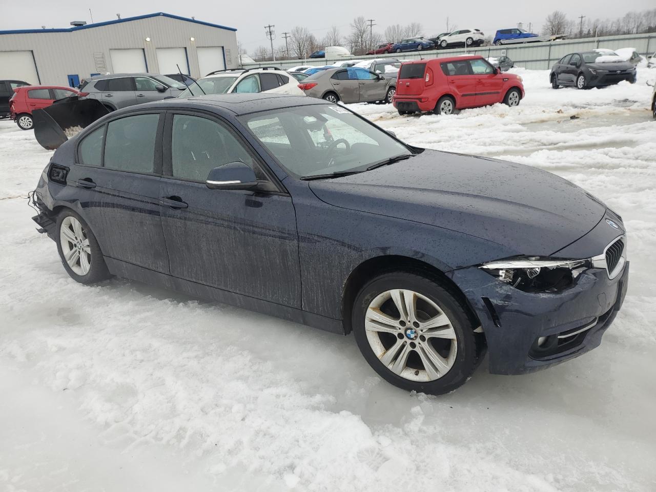 2016 BMW 3er VIN WBA8E3G5XGNT78036 Copart auction photo, rear end / front end damage thumbnail 4