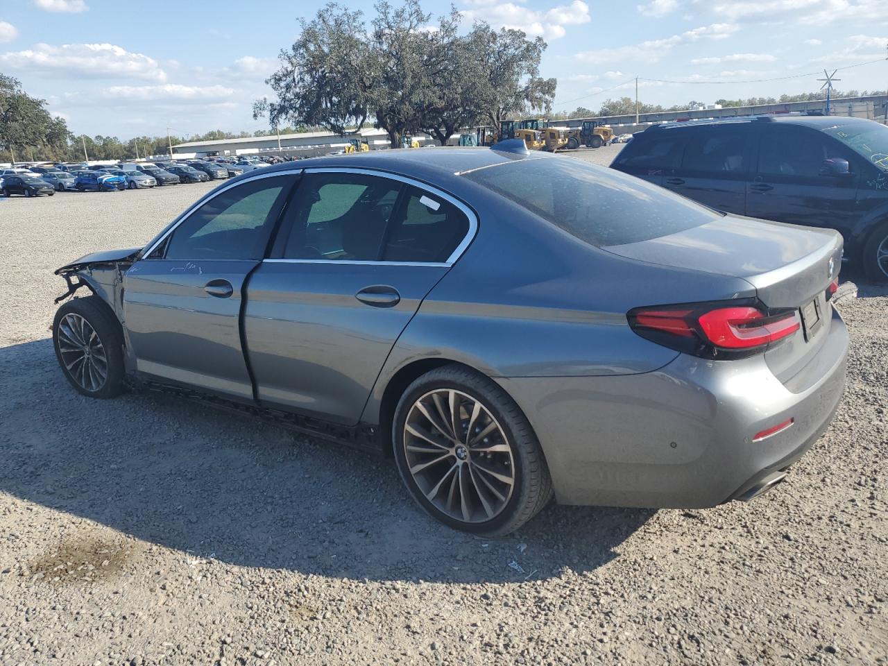 2021 BMW 5er VIN WBA53BH06MWX21033 Copart auction photo, front end damage thumbnail 2