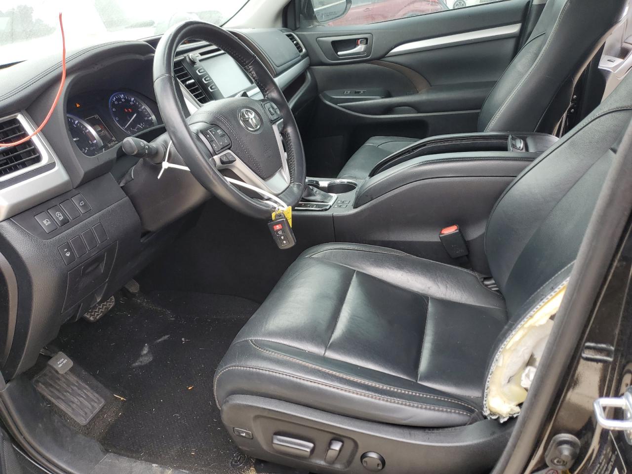 2017 Toyota Highlander VIN 5TDKZRFH4HS525894 Copart auction photo, side / front end damage thumbnail 7
