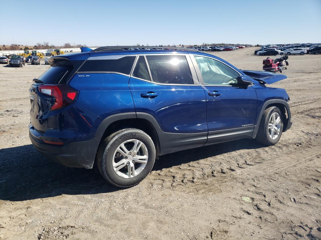 2022 GMC Terrain VIN 3GKALMEV4NL304406 Copart auction photo, front end / side damage thumbnail 3