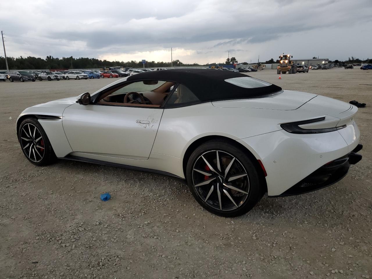2020 Aston Martin DB11 VIN SCFRMFCWXLGM09361 Copart auction photo, minor dent/scratches damage thumbnail 2