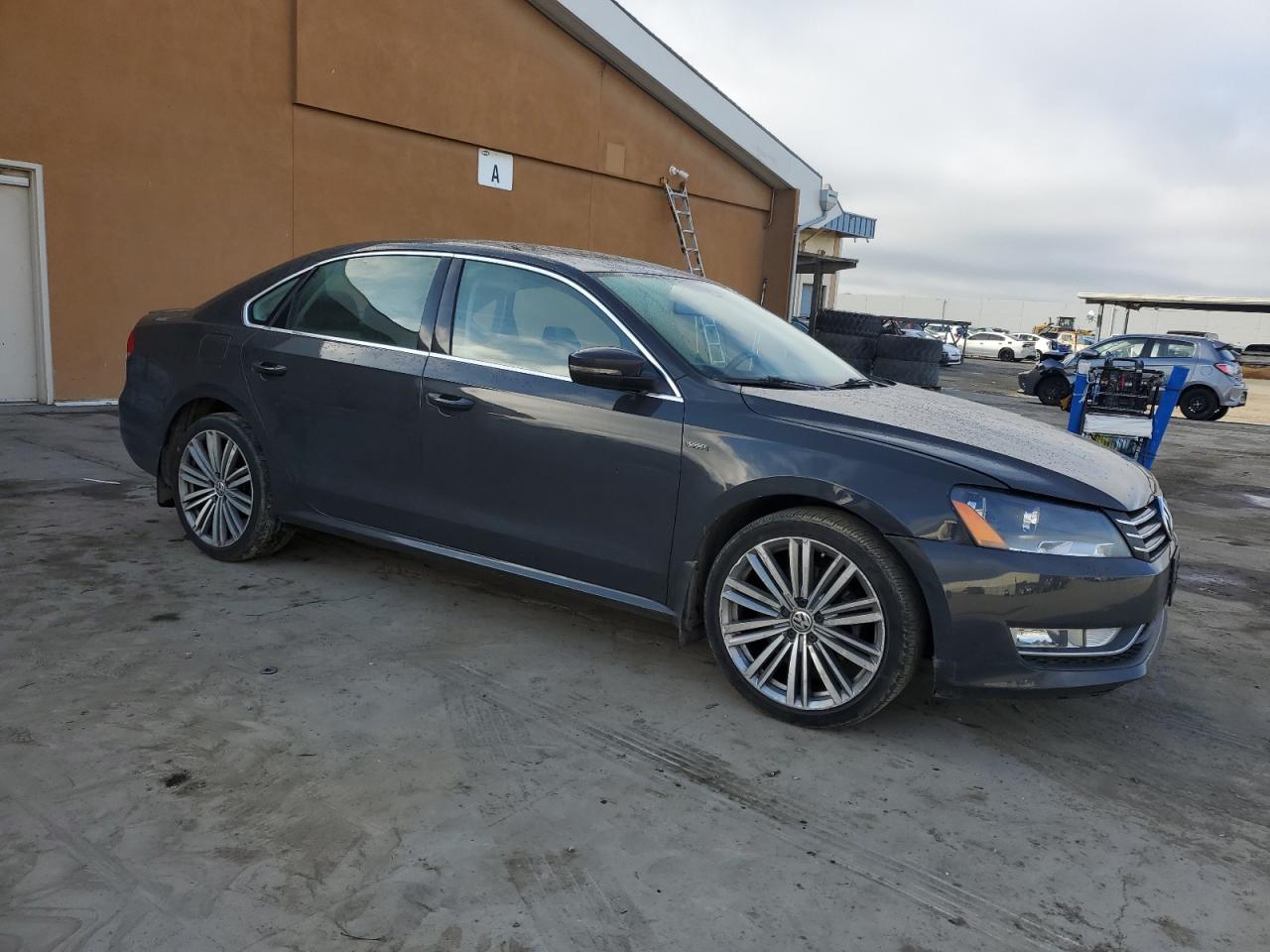 2015 Volkswagen Passat VIN 1VWBT7A38FC035696 Copart auction photo, side damage thumbnail 4