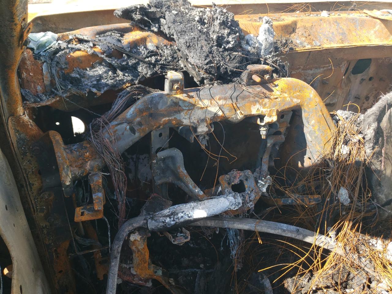 2013 GMC Sierra VIN 1GTR2TEA5DZ171297 Copart auction photo, burn damage thumbnail 9