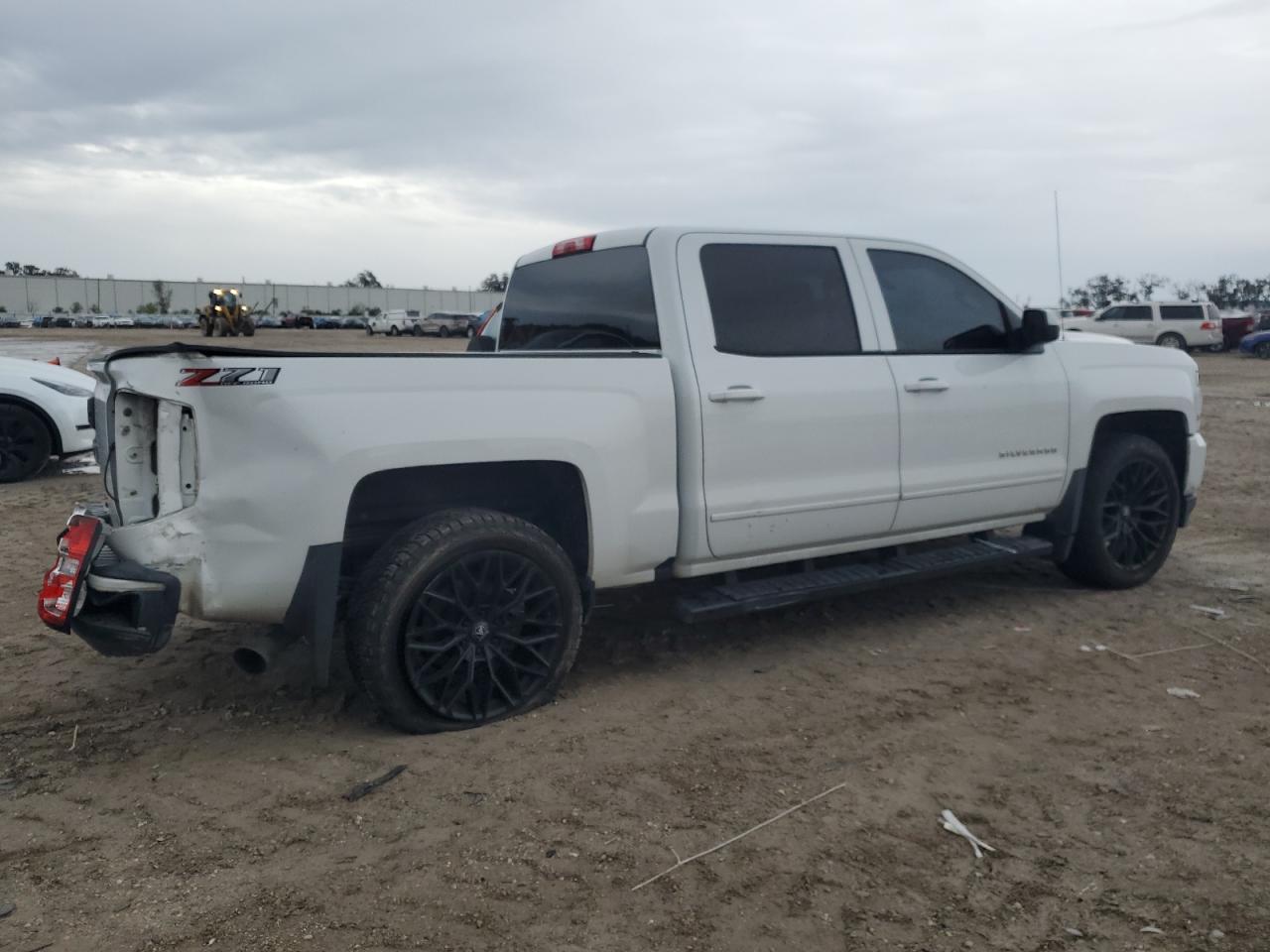2018 Chevrolet Silverado VIN 3GCUKREC8JG307058 Copart auction photo, rear end / side damage thumbnail 3