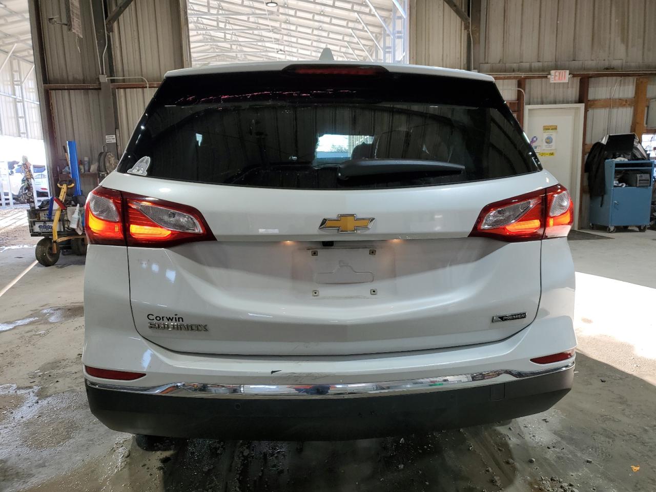 2018 Chevrolet Equinox VIN 2GNAXMEV6J6153798 Copart auction photo, front end / mechanical damage thumbnail 6