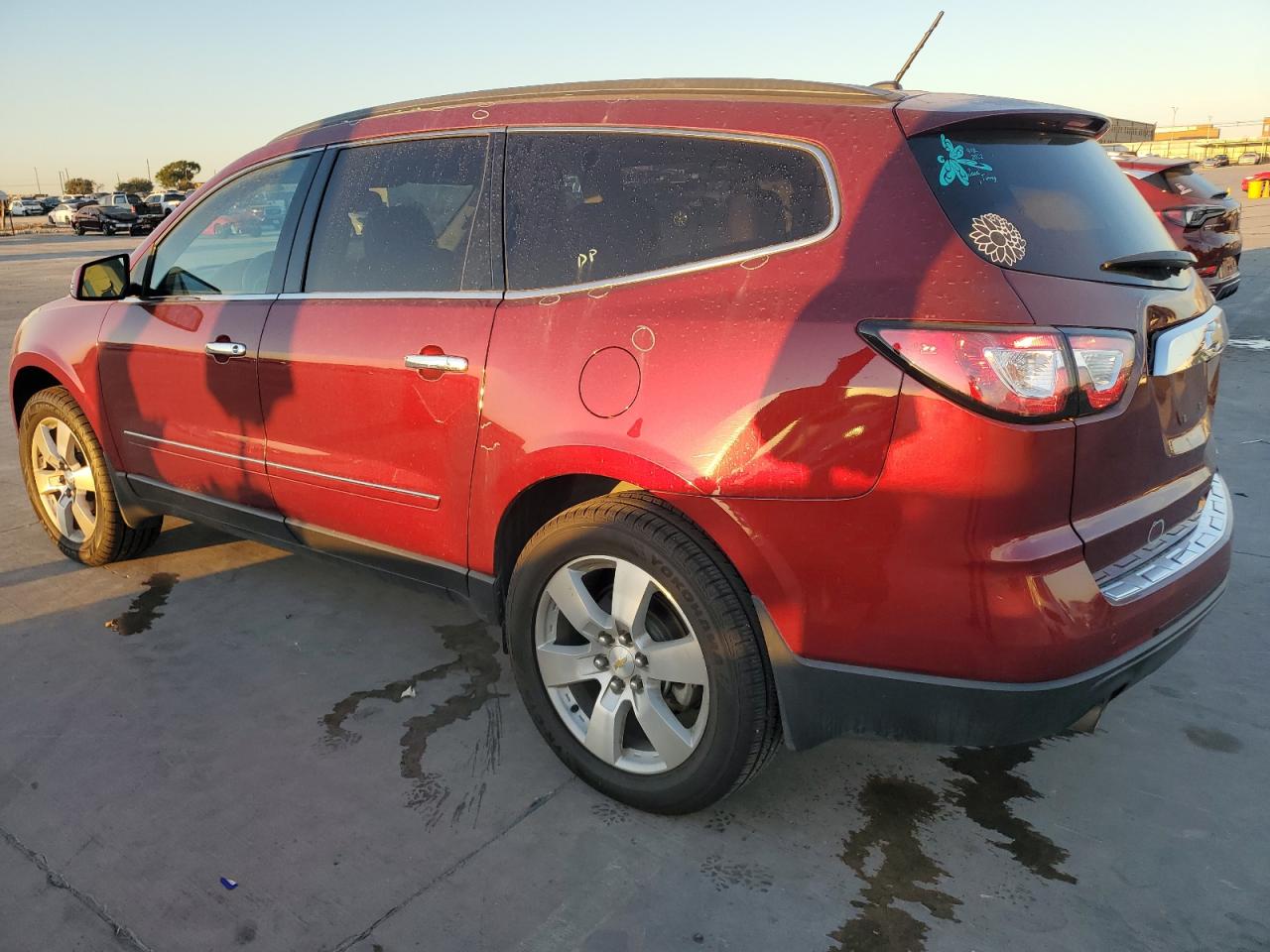 2015 Chevrolet Traverse VIN 1GNKRJKD1FJ279506 Copart auction photo, hail / rear end damage thumbnail 2