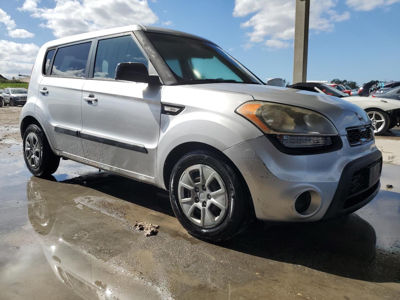 2013 KIA Soul VIN KNDJT2A57D7770114 Copart auction photo, front end / side damage thumbnail 4