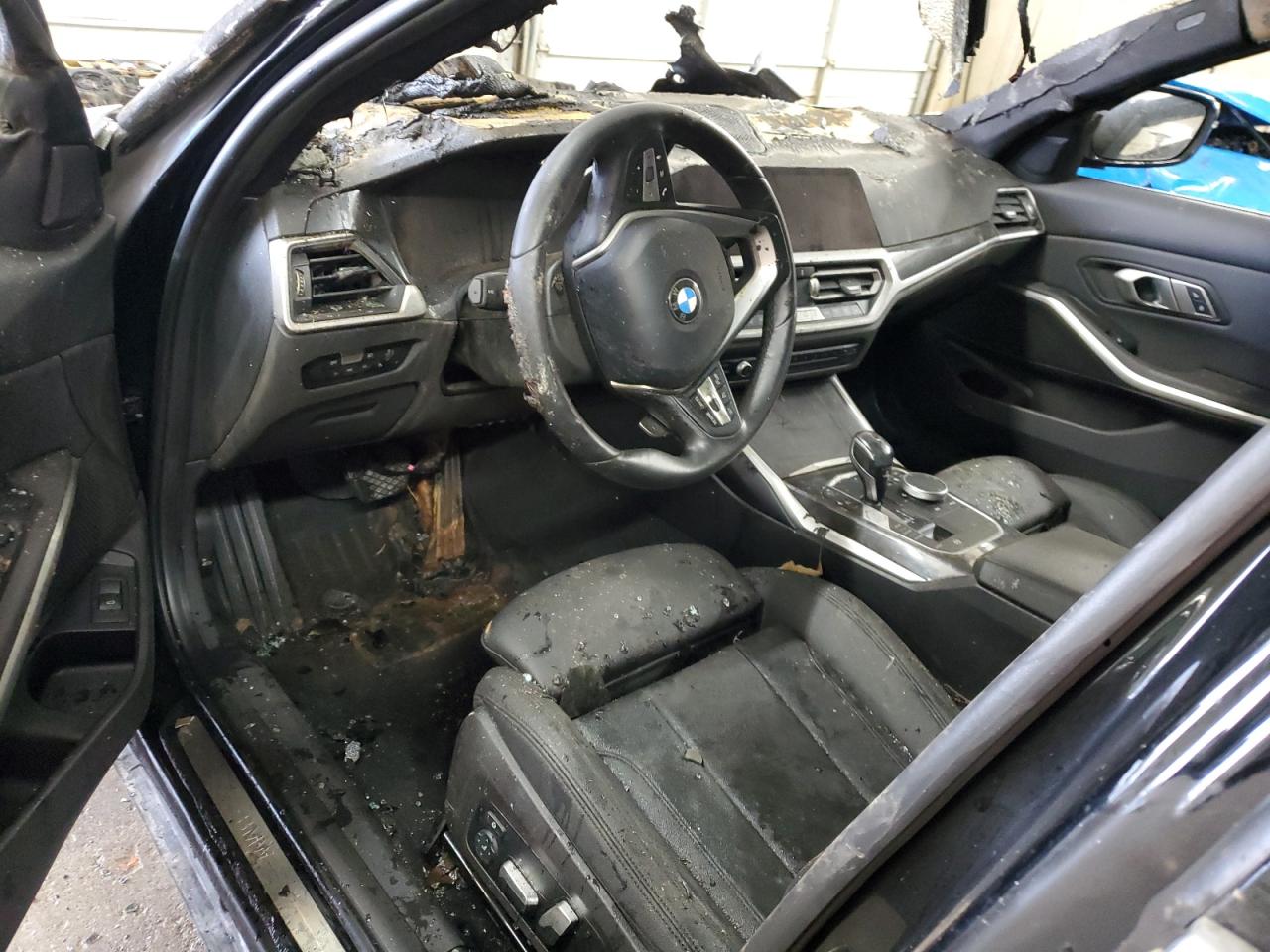 2020 BMW 3er VIN 3MW5R1J01L8B22468 Copart auction photo, burn - engine / burn - interior damage thumbnail 8