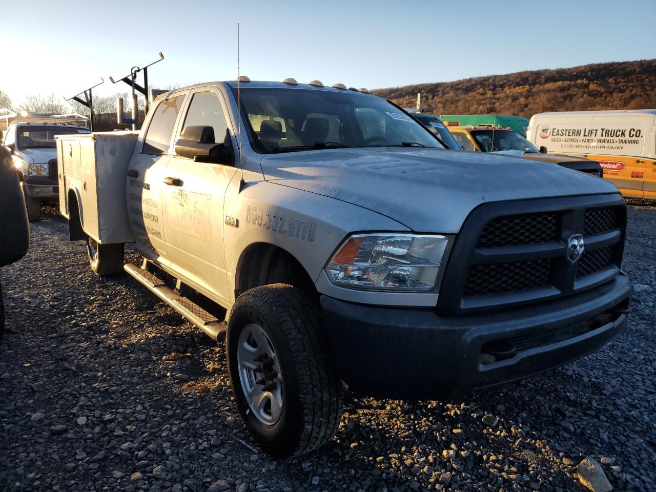 2016 RAM 3500 VIN 3C63RRGJ0GG303587 Copart auction photo, normal wear damage thumbnail 4