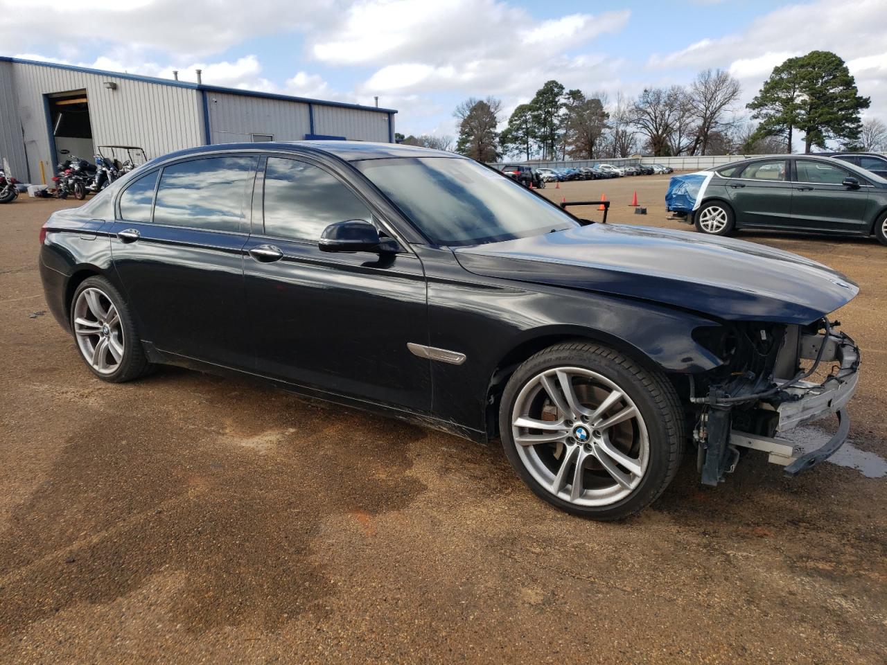 2015 BMW 7er VIN WBAYE4C55FD947147 Copart auction photo, front end damage thumbnail 4