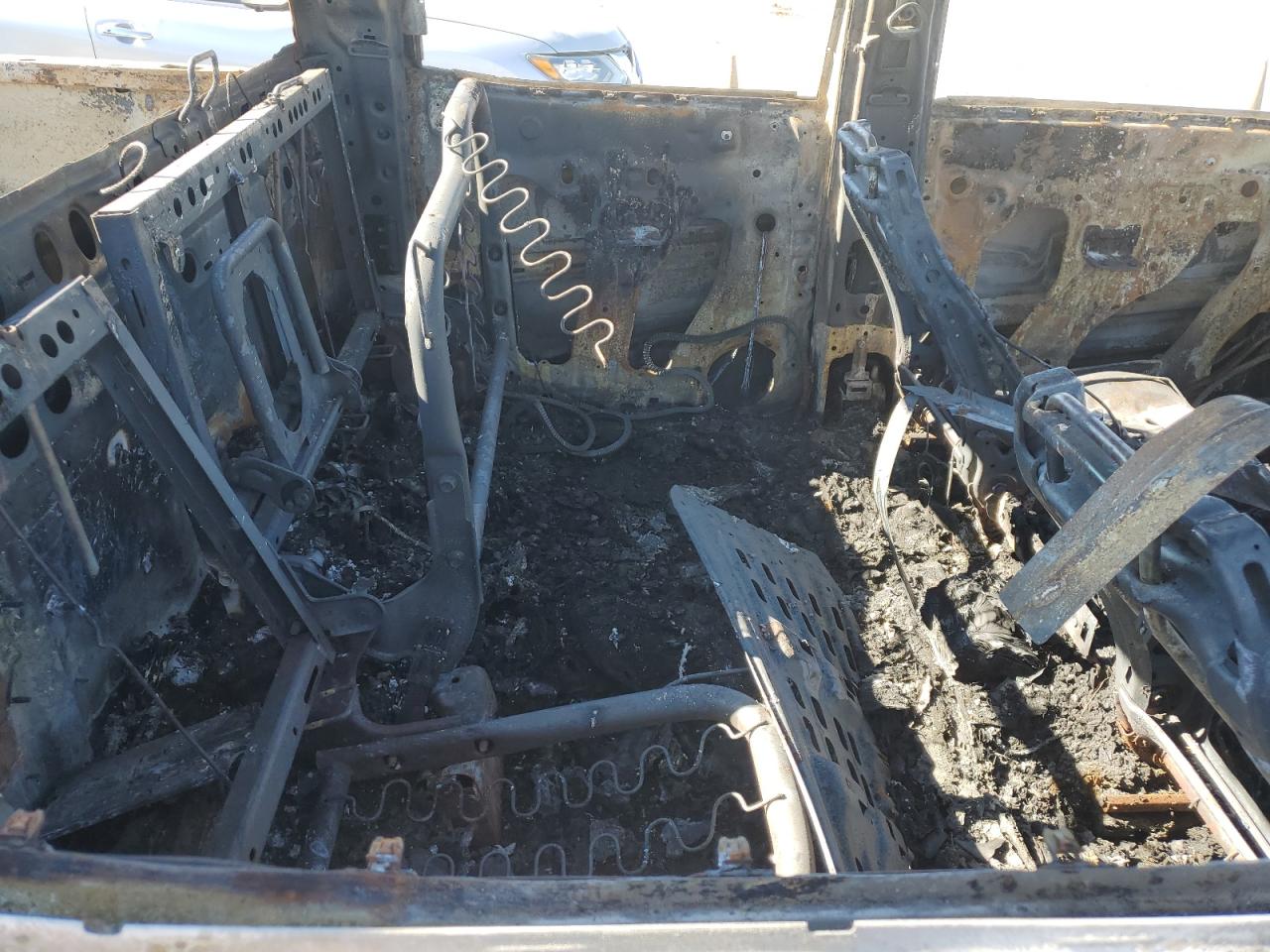 2018 Chevrolet Silverado VIN 3GCUKSECXJG175606 Copart auction photo, burn damage thumbnail 10