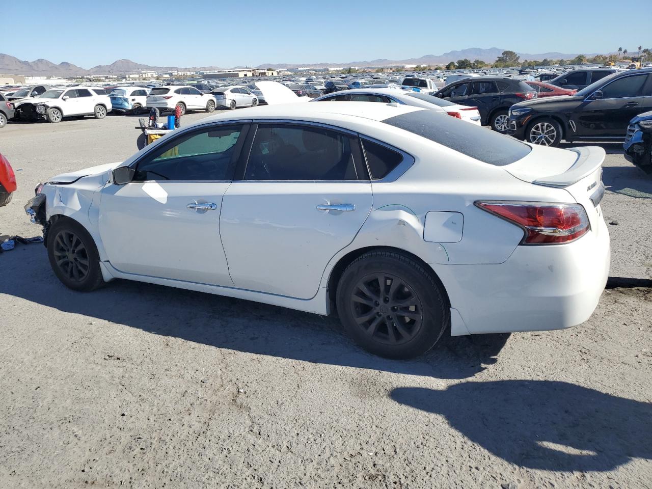 2015 Nissan Altima VIN 1N4AL3AP8FN917195 Copart auction photo, front end damage thumbnail 2