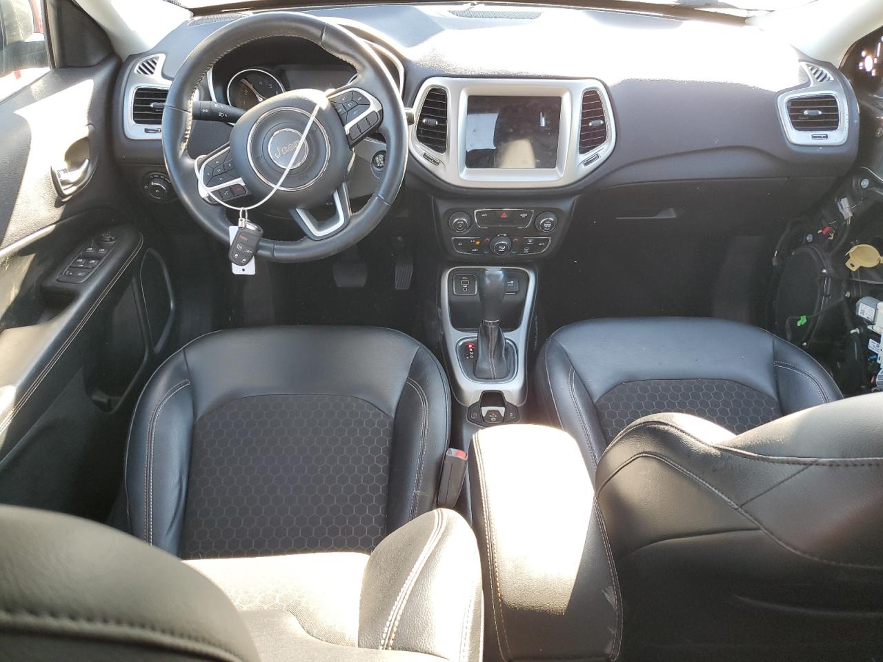 2018 Jeep Compass VIN 3C4NJCBB1JT105797 Copart auction photo, front end / side damage thumbnail 8