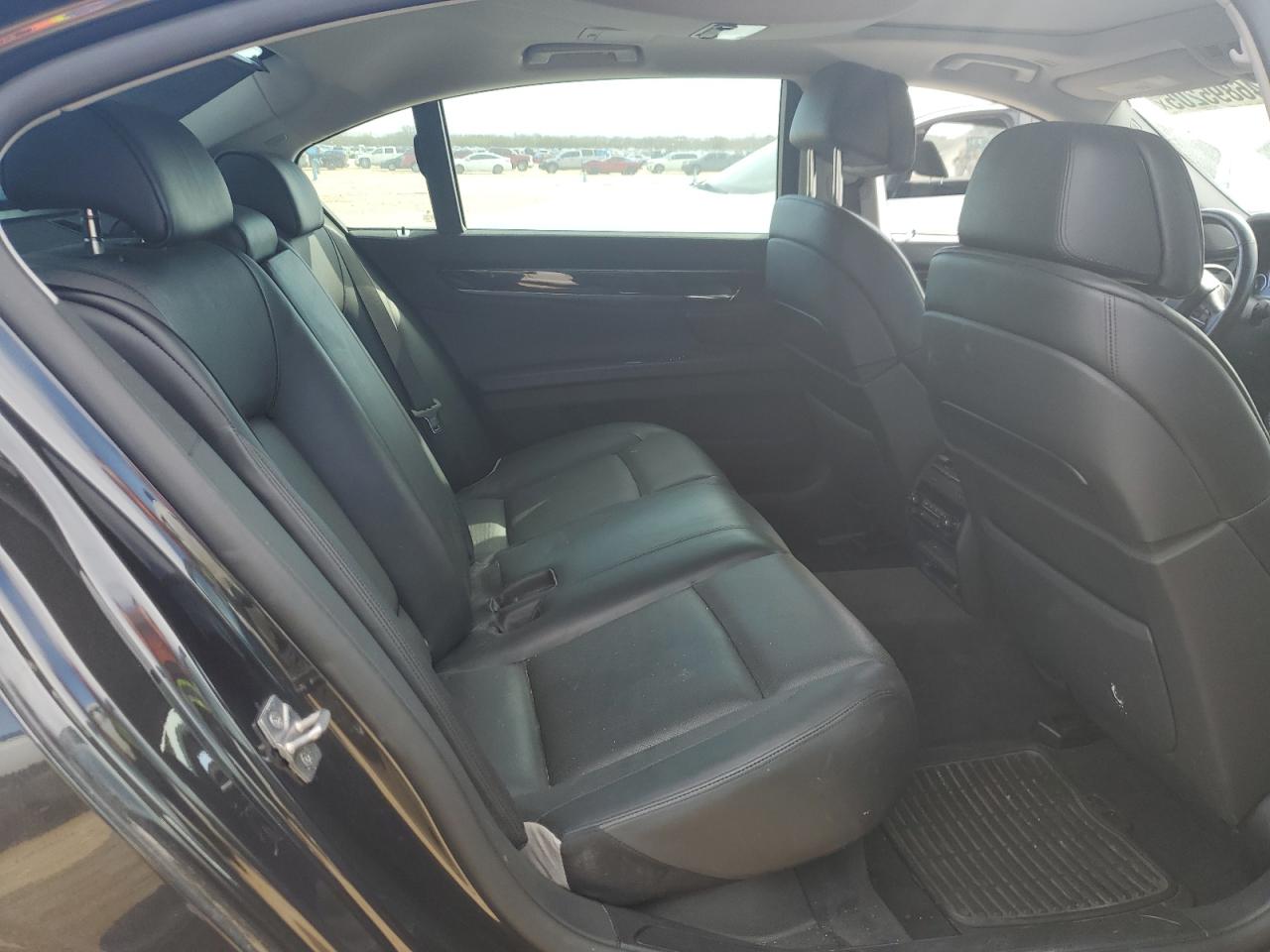 2012 BMW 7er VIN WBAKC8C55CC436848 Copart auction photo, rear end / minor dent/scratches damage thumbnail 10