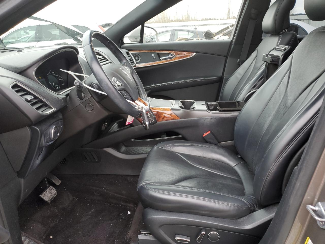 2017 Lincoln MKX VIN 2LMPJ8LR4HBL28813 Copart auction photo, front end damage thumbnail 7