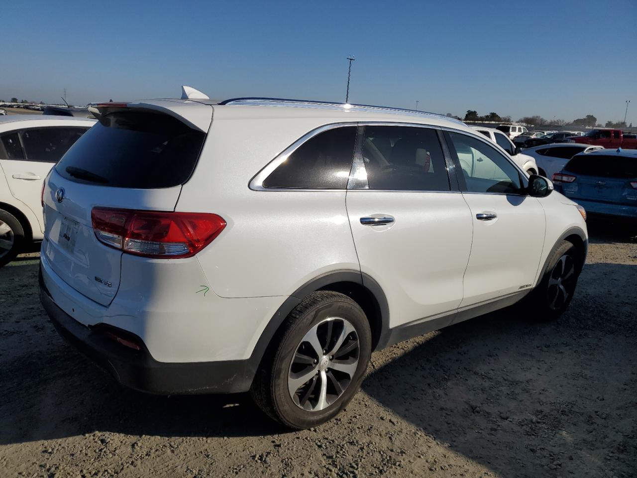 2018 KIA Sorento VIN 5XYPHDA51JG417339 Copart auction photo, rear end damage thumbnail 3