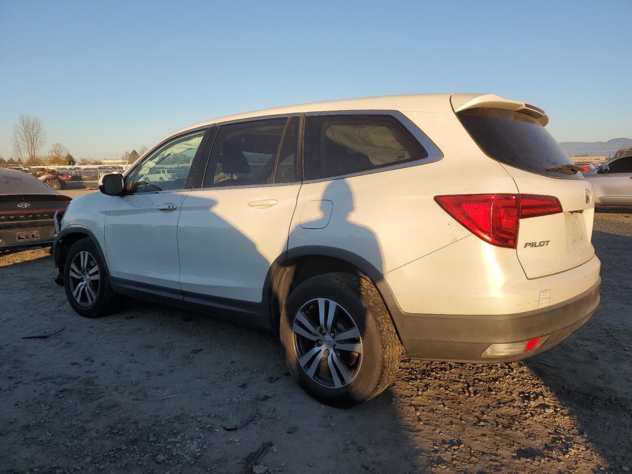 2017 Honda Pilot VIN 5FNYF6H59HB032608 Copart auction photo, front end / rear end damage thumbnail 2