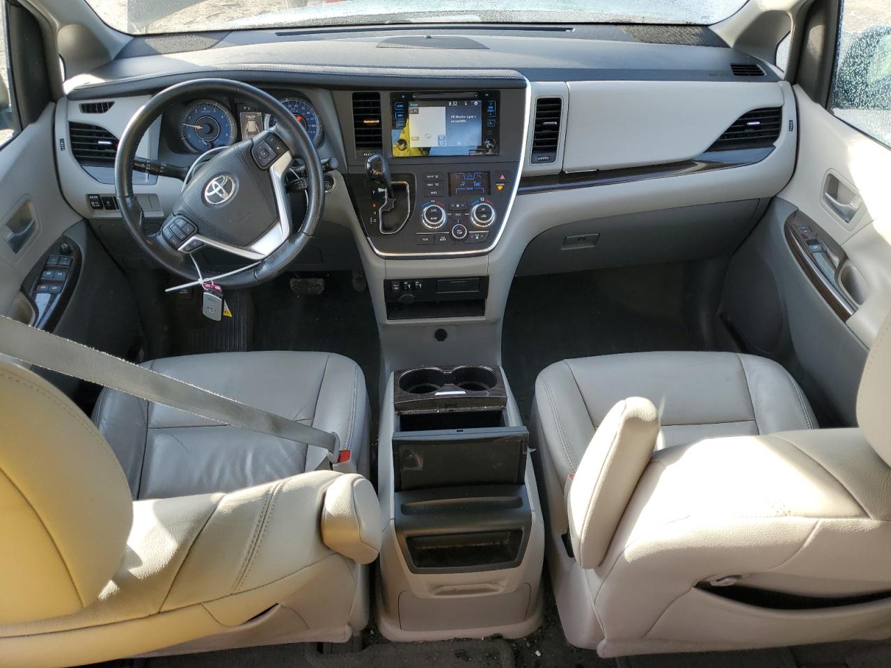 2015 Toyota Sienna VIN 5TDYK3DC3FS687015 Copart auction photo, front end / rear end damage thumbnail 8