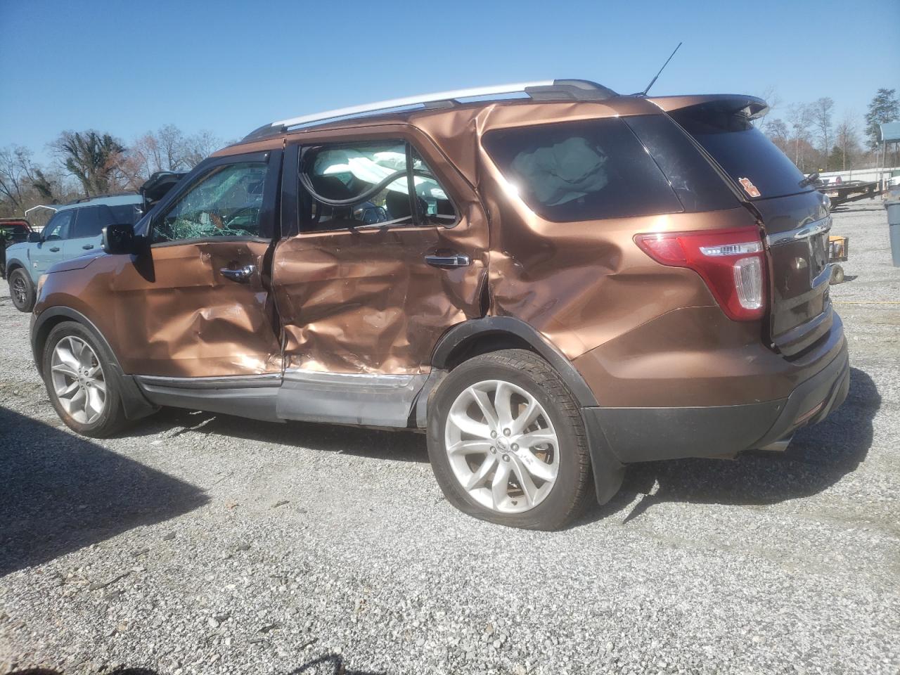 2012 Ford Explorer VIN 1FMHK7F81CGA43031 Copart auction photo, side / rear end damage thumbnail 2