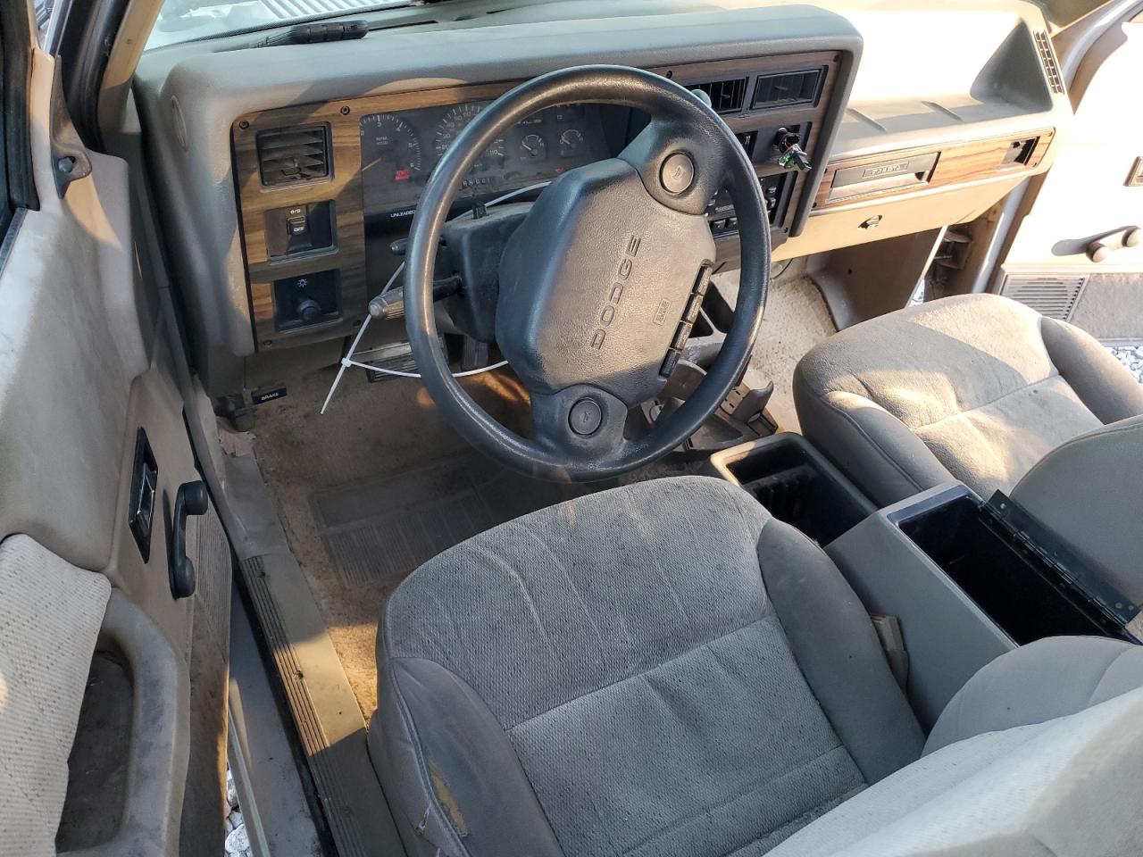 1995 Dodge Dakota VIN 1B7GL23X2SS369220 Copart auction photo, front end damage thumbnail 8