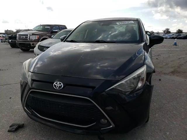 2019 Toyota Yaris VIN 3MYDLBYV4KY513864 Copart auction photo, side / front end damage thumbnail 15